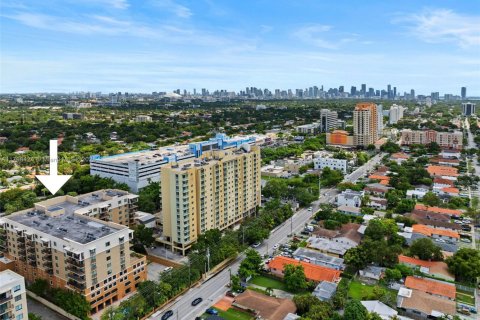 Condo in Miami, Florida, 1 bedroom  № 2016935 - photo 6