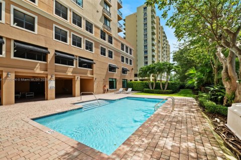 Condo in Miami, Florida, 1 bedroom  № 2016935 - photo 3