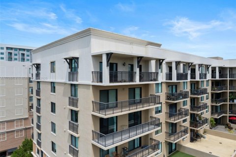 Condo in Miami, Florida, 1 bedroom  № 2016935 - photo 5