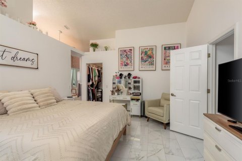 House in Hudson, Florida 3 bedrooms, 168.34 sq.m. № 2110043 - photo 14
