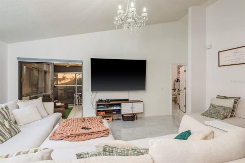 House in Hudson, Florida 3 bedrooms, 168.34 sq.m. № 2110043 - photo 9