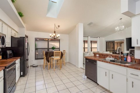 House in Hudson, Florida 3 bedrooms, 168.34 sq.m. № 2110043 - photo 28
