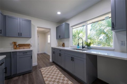Apartamento en alquiler en Saint Petersburg, Florida, 2 dormitorios, 67.82 m2 № 1913644 - foto 7
