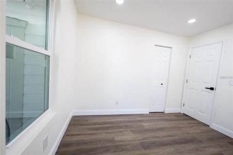 Apartamento en alquiler en Saint Petersburg, Florida, 2 dormitorios, 67.82 m2 № 1913644 - foto 11