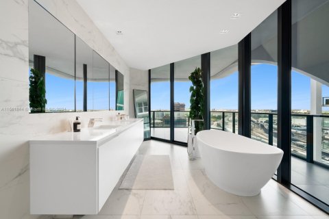 Copropriété à vendre à Miami, Floride: 4 chambres, 427.35 m2 № 1936983 - photo 14