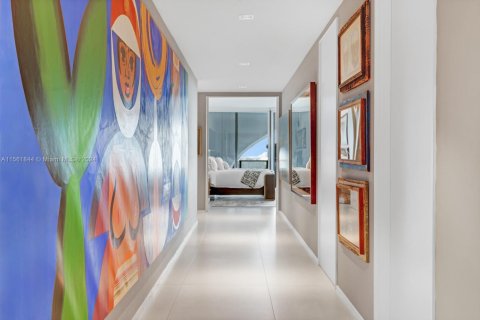 Condominio en venta en Miami, Florida, 4 dormitorios, 427.35 m2 № 1936983 - foto 12