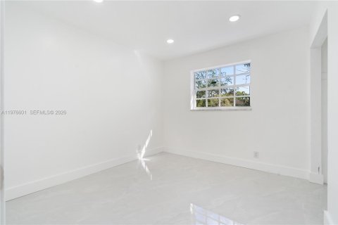 House in Deerfield Beach, Florida 3 bedrooms, 125.98 sq.m. № 2040523 - photo 14