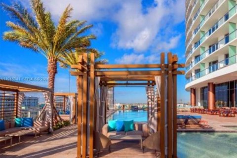Hotel in Hollywood, Florida 1 bedroom, 78.97 sq.m. № 2088928 - photo 10