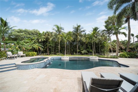 House in Jupiter, Florida 5 bedrooms, 314.47 sq.m. № 1922485 - photo 10