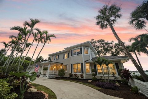 House in Jupiter, Florida 5 bedrooms, 314.47 sq.m. № 1922485 - photo 6