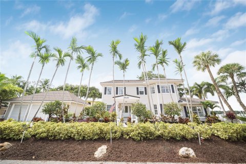 House in Jupiter, Florida 5 bedrooms, 314.47 sq.m. № 1922485 - photo 3