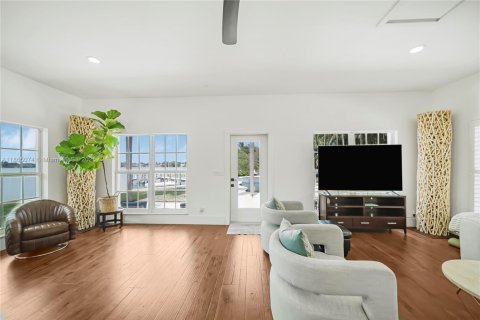 House in Jupiter, Florida 5 bedrooms, 314.47 sq.m. № 1922485 - photo 30