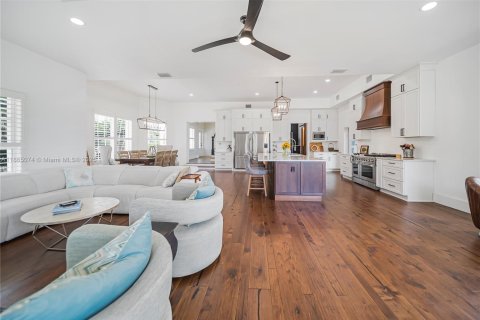 House in Jupiter, Florida 5 bedrooms, 314.47 sq.m. № 1922485 - photo 28