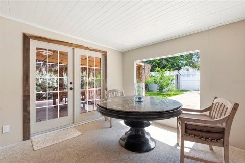 House in Saint Petersburg, Florida 3 bedrooms, 183.95 sq.m. № 2220483 - photo 29
