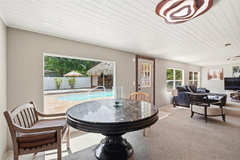 House in Saint Petersburg, Florida 3 bedrooms, 183.95 sq.m. № 2220483 - photo 30