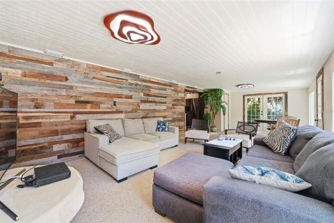 House in Saint Petersburg, Florida 3 bedrooms, 183.95 sq.m. № 2220483 - photo 27
