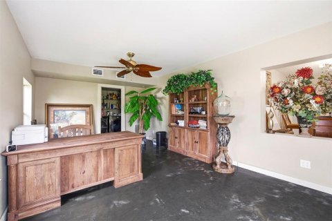 House in Saint Petersburg, Florida 3 bedrooms, 183.95 sq.m. № 2220483 - photo 7