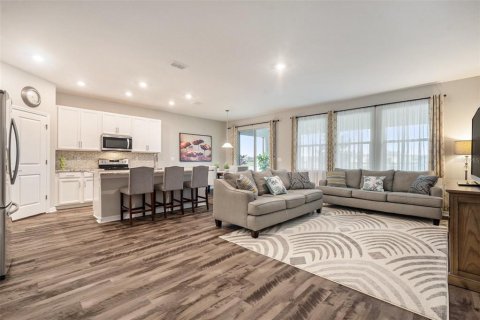 House in Wesley Chapel, Florida 4 bedrooms, 215.53 sq.m. № 1556524 - photo 13