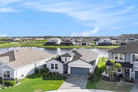 House in Wesley Chapel, Florida 4 bedrooms, 215.53 sq.m. № 1556524 - photo 28