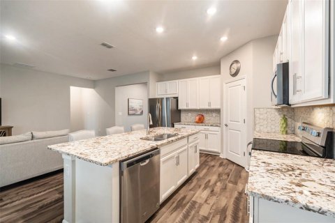 House in Wesley Chapel, Florida 4 bedrooms, 215.53 sq.m. № 1556524 - photo 11