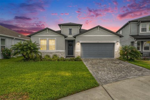 House in Wesley Chapel, Florida 4 bedrooms, 215.53 sq.m. № 1556524 - photo 1