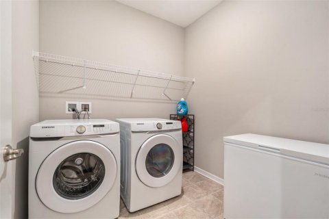 House in Wesley Chapel, Florida 4 bedrooms, 215.53 sq.m. № 1556524 - photo 23