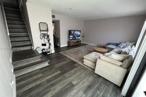 Touwnhouse à vendre à Tamarac, Floride: 2 chambres, 133.78 m2 № 2001210 - photo 10