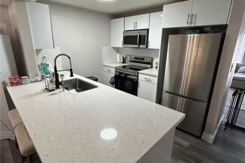 Touwnhouse à vendre à Tamarac, Floride: 2 chambres, 133.78 m2 № 2001210 - photo 28