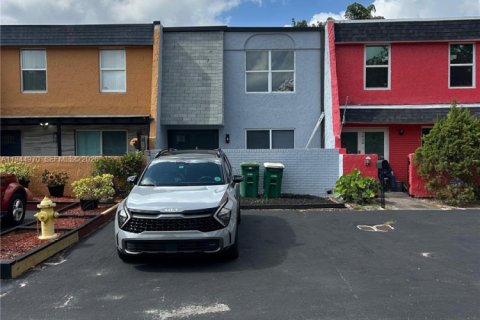 Touwnhouse à vendre à Tamarac, Floride: 2 chambres, 133.78 m2 № 2001210 - photo 17