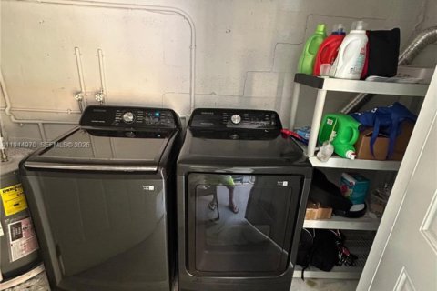 Touwnhouse à vendre à Tamarac, Floride: 2 chambres, 133.78 m2 № 2001210 - photo 6