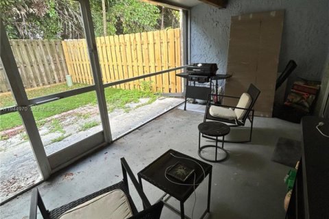 Touwnhouse à vendre à Tamarac, Floride: 2 chambres, 133.78 m2 № 2001210 - photo 15
