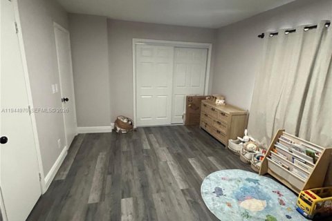 Touwnhouse à vendre à Tamarac, Floride: 2 chambres, 133.78 m2 № 2001210 - photo 8