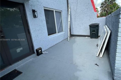 Touwnhouse à vendre à Tamarac, Floride: 2 chambres, 133.78 m2 № 2001210 - photo 14