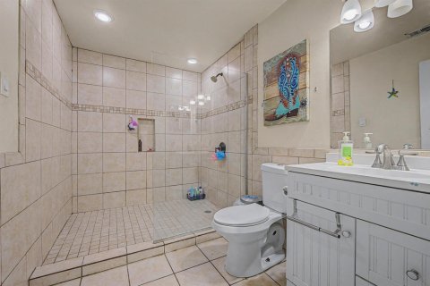 House in Port St. Lucie, Florida 4 bedrooms, 197.32 sq.m. № 2420702 - photo 8
