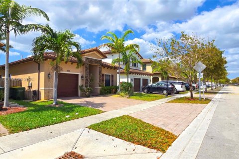 Купить виллу или дом в Хомстед, Флорида 4 спальни, 152.17м2, № 2049681 - фото 9