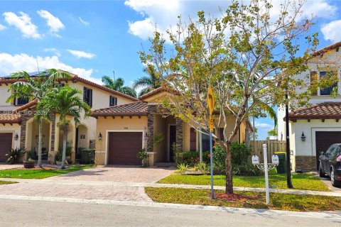 Купить виллу или дом в Хомстед, Флорида 4 спальни, 152.17м2, № 2049681 - фото 10