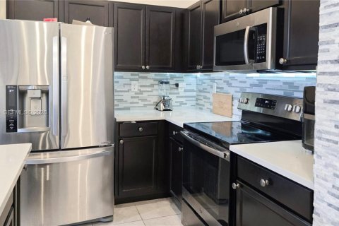 Купить виллу или дом в Хомстед, Флорида 4 спальни, 152.17м2, № 2049681 - фото 3