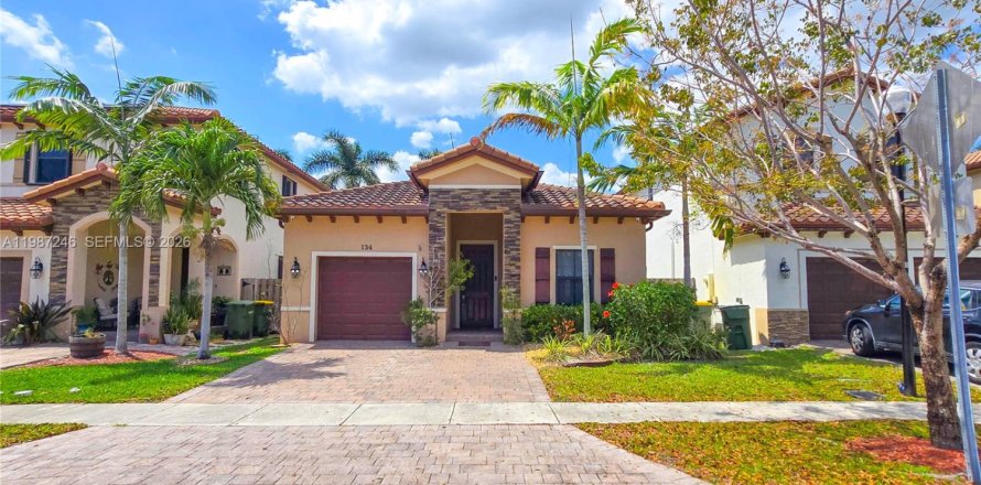 Дом в Хомстед, Флорида 4 спальни, 152.17м2 № 2049681