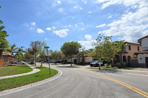 Купить виллу или дом в Хомстед, Флорида 4 спальни, 152.17м2, № 2049681 - фото 8