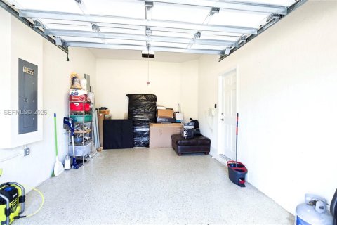 Купить виллу или дом в Хомстед, Флорида 4 спальни, 152.17м2, № 2049681 - фото 12