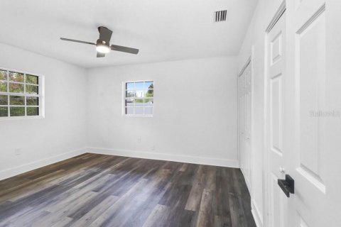House in Tampa, Florida 3 bedrooms, 142.23 sq.m. № 2258507 - photo 8
