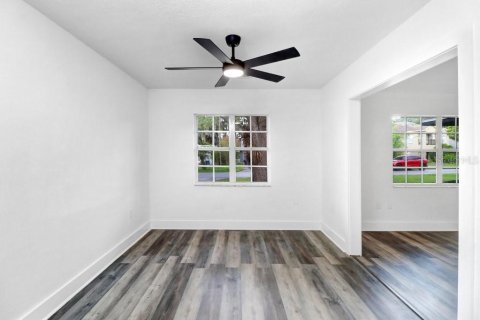 House in Tampa, Florida 3 bedrooms, 142.23 sq.m. № 2258507 - photo 26