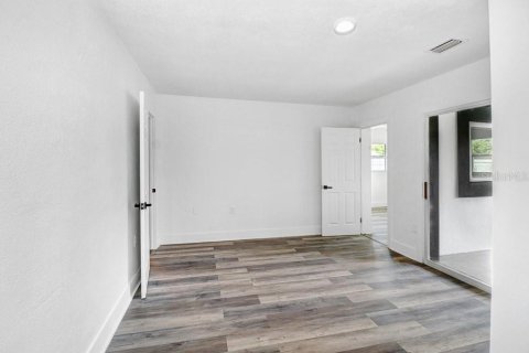 House in Tampa, Florida 3 bedrooms, 142.23 sq.m. № 2258507 - photo 30