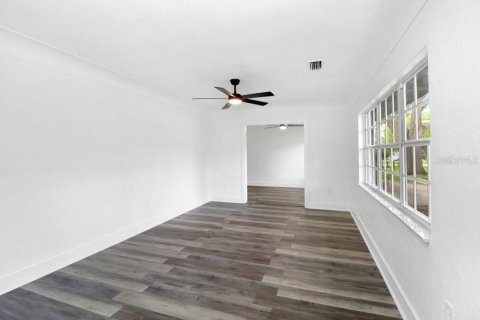 House in Tampa, Florida 3 bedrooms, 142.23 sq.m. № 2258507 - photo 22