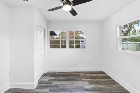 House in Tampa, Florida 3 bedrooms, 142.23 sq.m. № 2258507 - photo 4