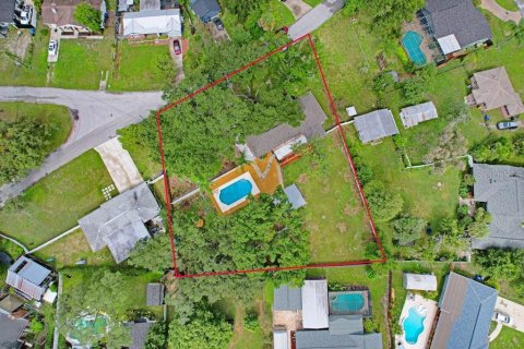 House in Tampa, Florida 3 bedrooms, 142.23 sq.m. № 2258507 - photo 20