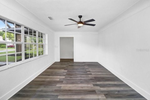 House in Tampa, Florida 3 bedrooms, 142.23 sq.m. № 2258507 - photo 24