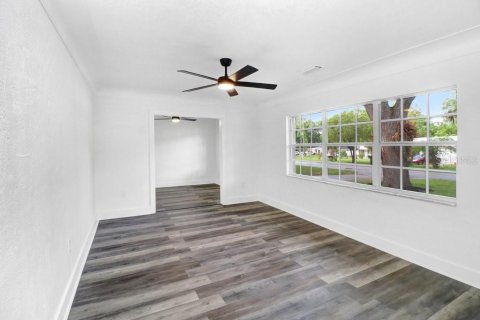 House in Tampa, Florida 3 bedrooms, 142.23 sq.m. № 2258507 - photo 23