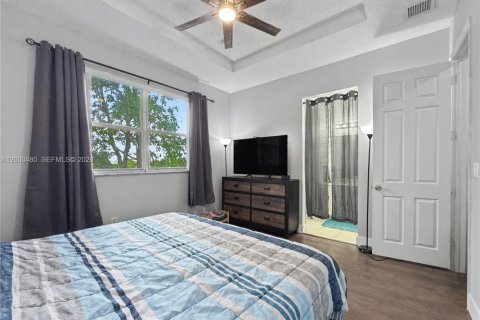 Townhouse in Homestead, Florida 3 bedrooms, 132.66 sq.m. № 2171676 - photo 14