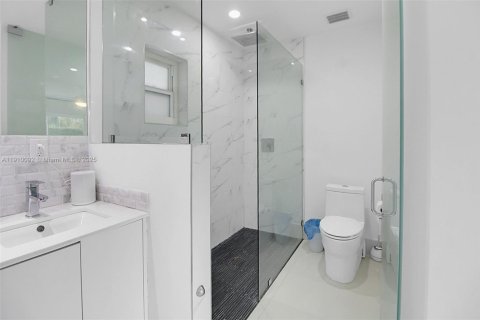 Casa en venta en El Portal, Florida, 3 dormitorios, 136.19 m2 № 1967028 - foto 15